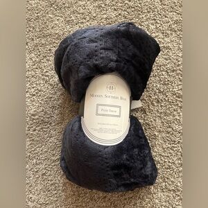NWT Plush Throw Blanket